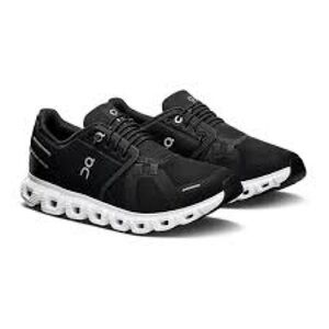 Used women On Cloud 6 sneakers size 8.5